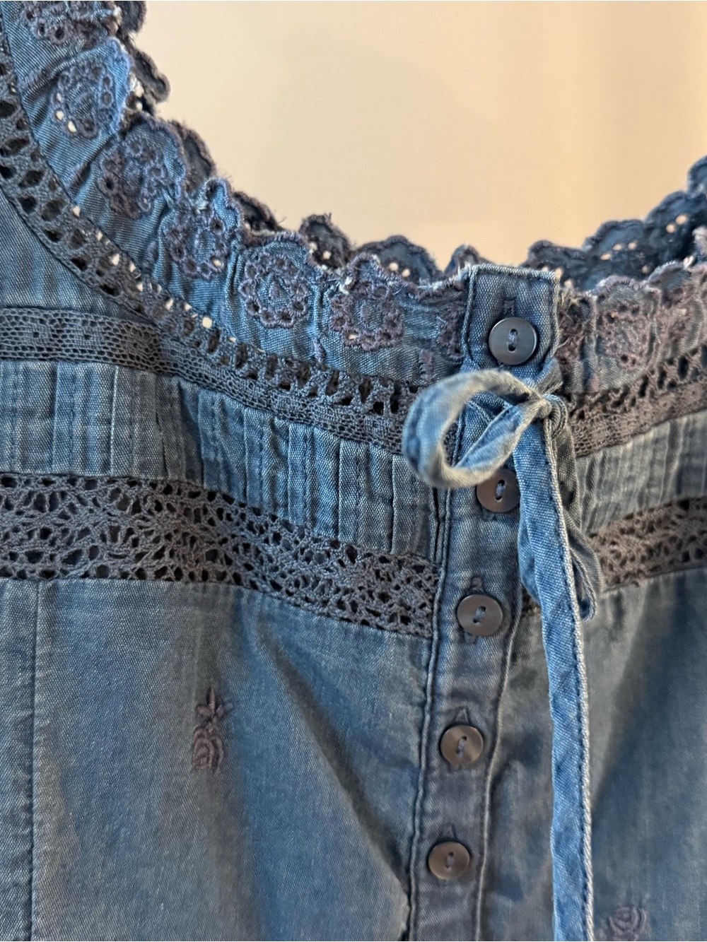 Gap eyelet Lace-Trim Maxi Dress - Picture 3 of 5